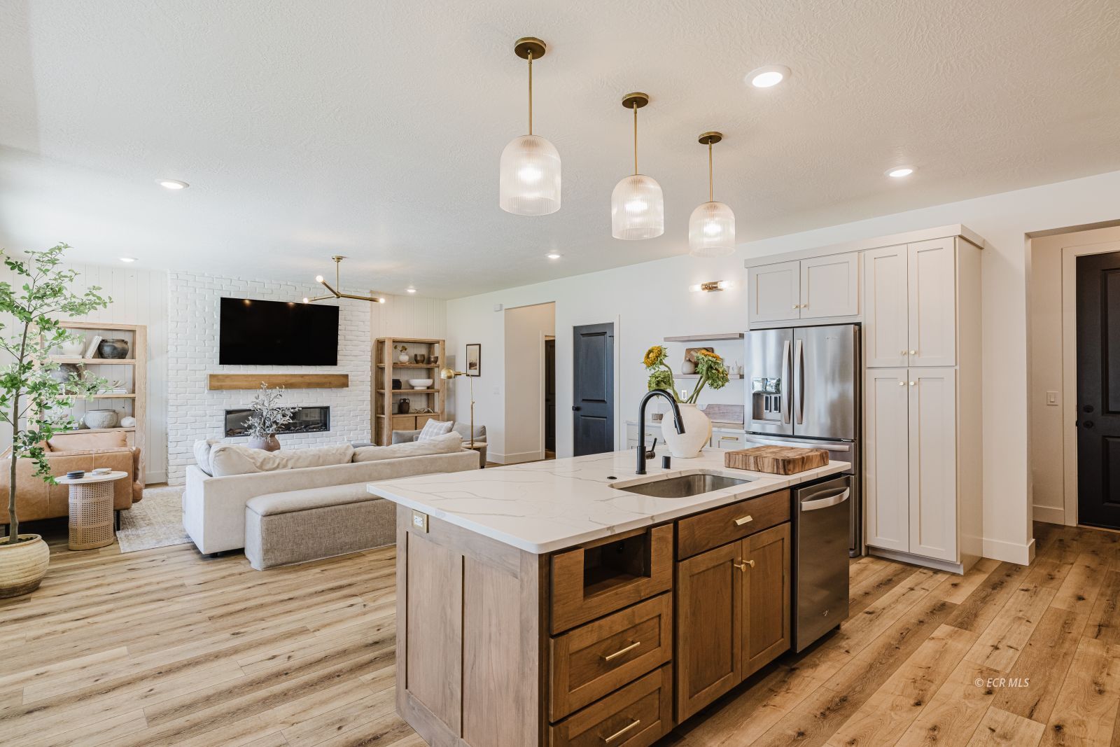 3105 NEWCASTLE Circle