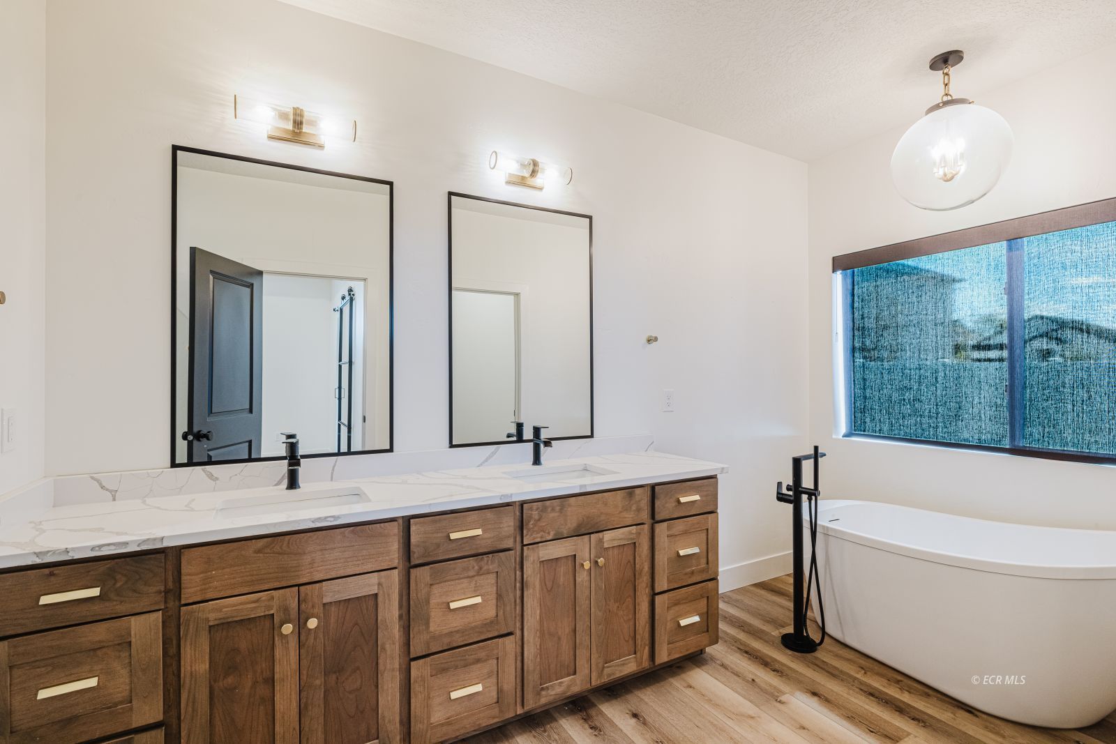 3105 NEWCASTLE Circle
