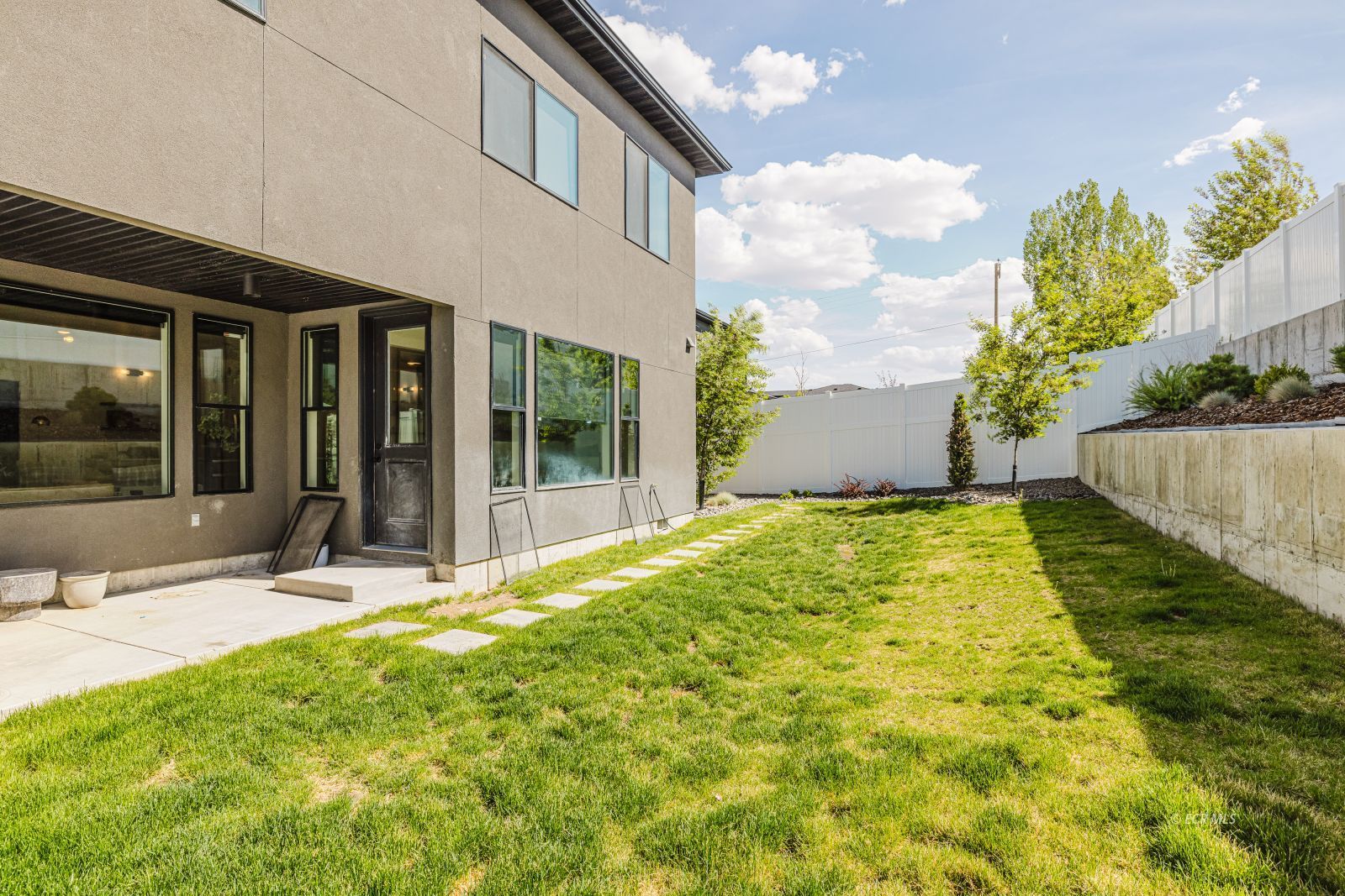 3105 NEWCASTLE Circle