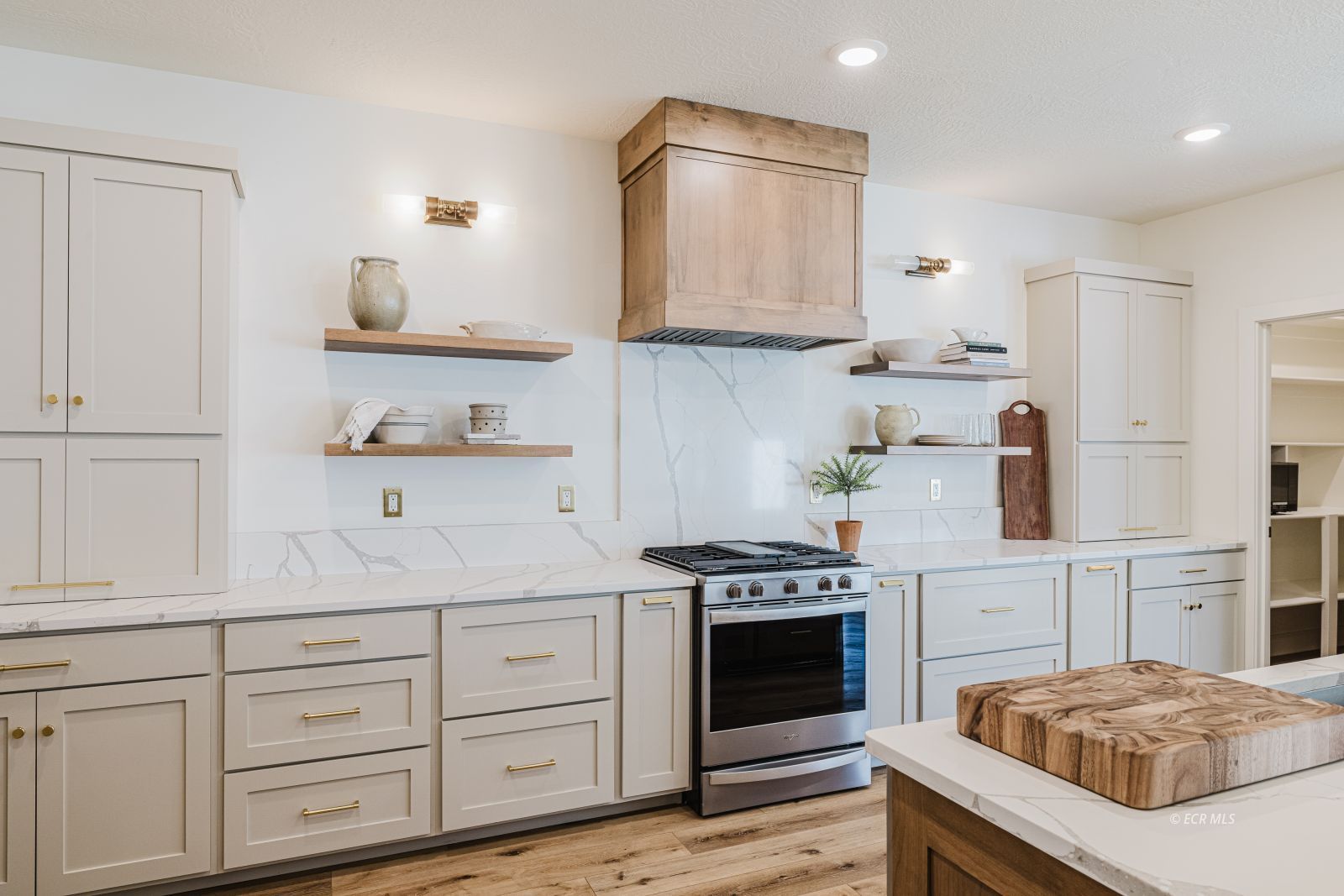 3105 NEWCASTLE Circle