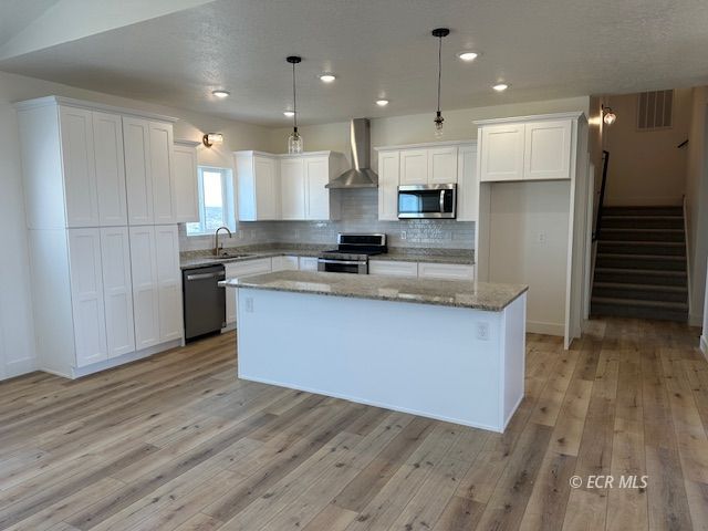 955 WOLF CREEK Circle