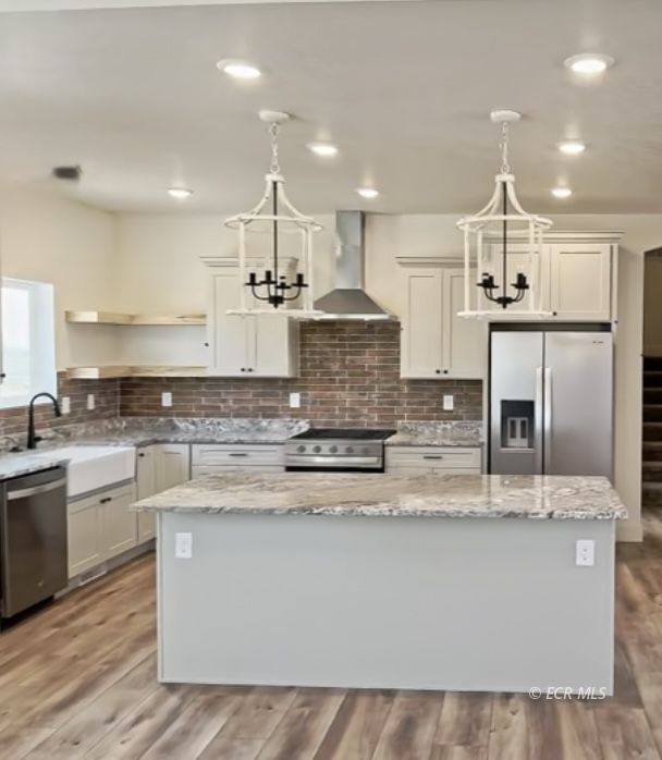 955 WOLF CREEK Circle