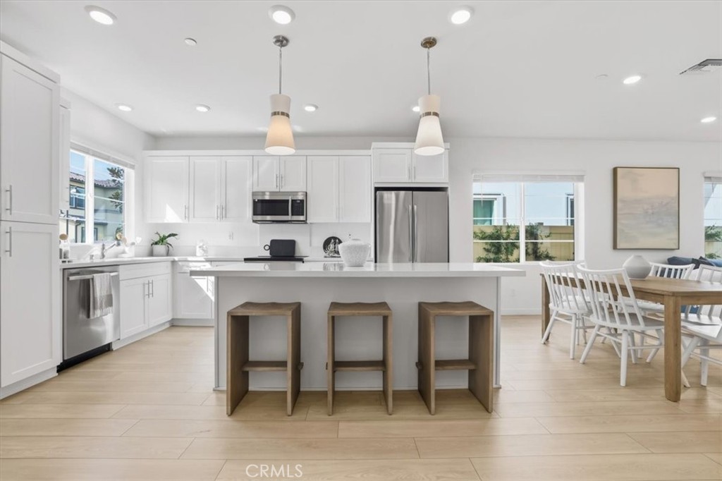 433 Willow Run Ln