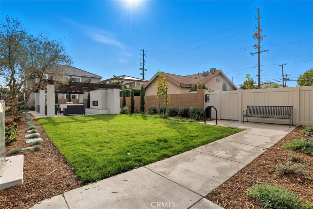 433 Willow Run Ln