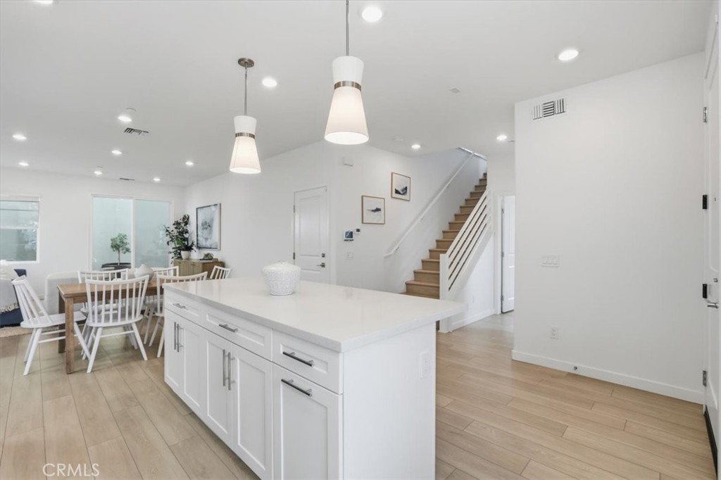 433 Willow Run Ln