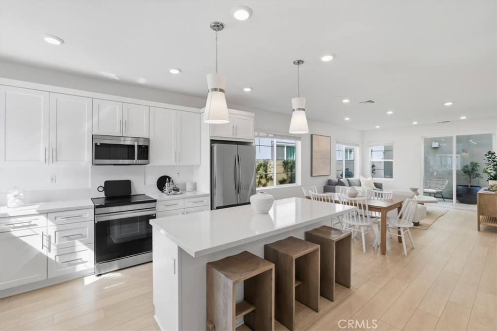 433 Willow Run Ln