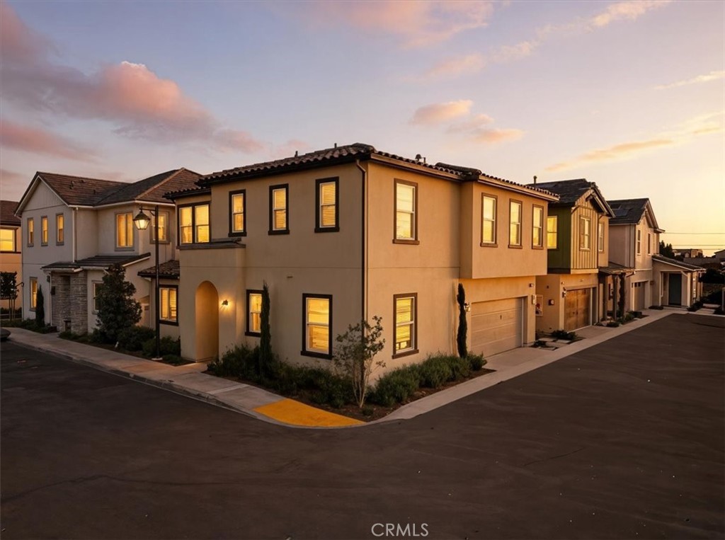 433 Willow Run Ln