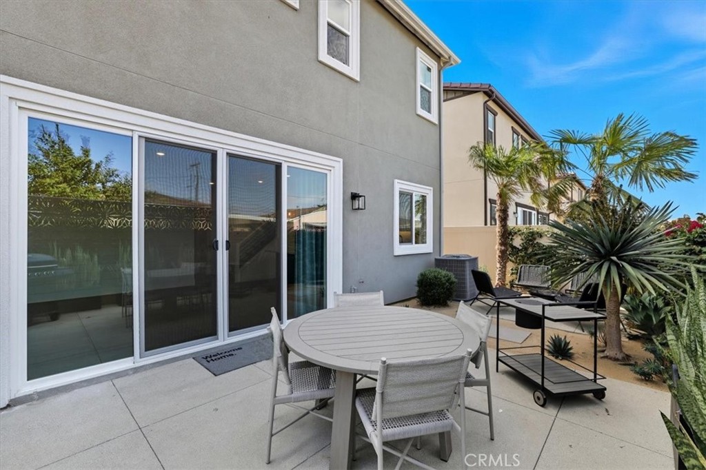 437 Willow Run Ln