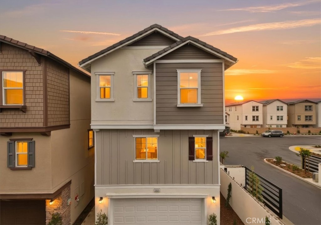 2525 Iconic Street