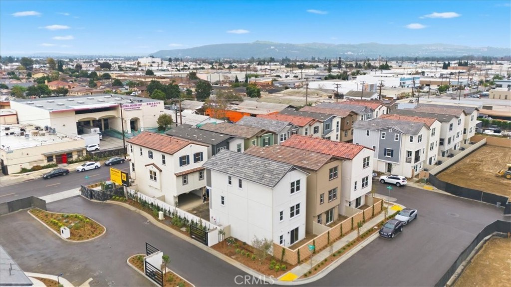 2525 Iconic Street
