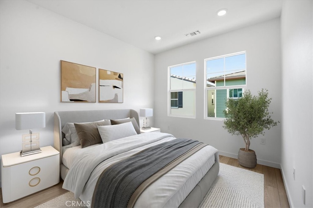 2547 Hepburn Street