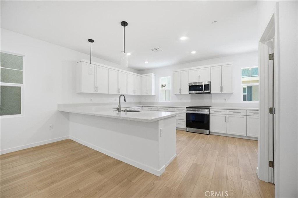 2547 Hepburn Street