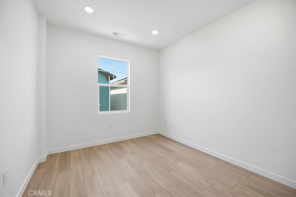 2547 Hepburn Street
