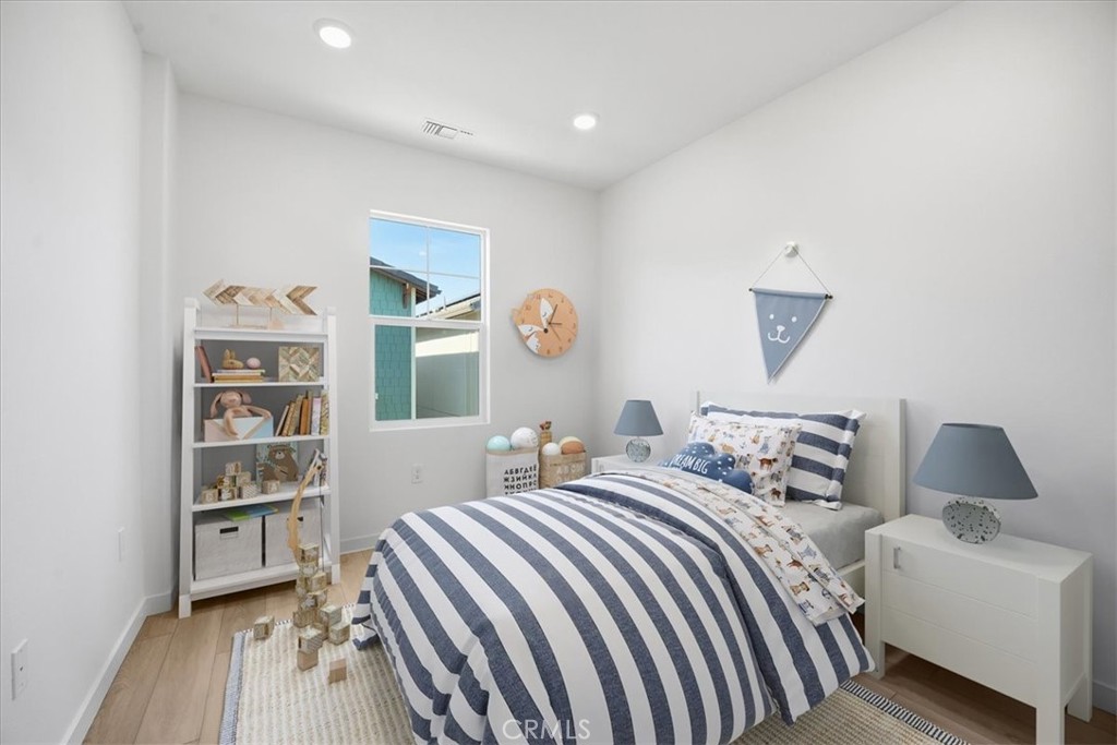 2547 Hepburn Street