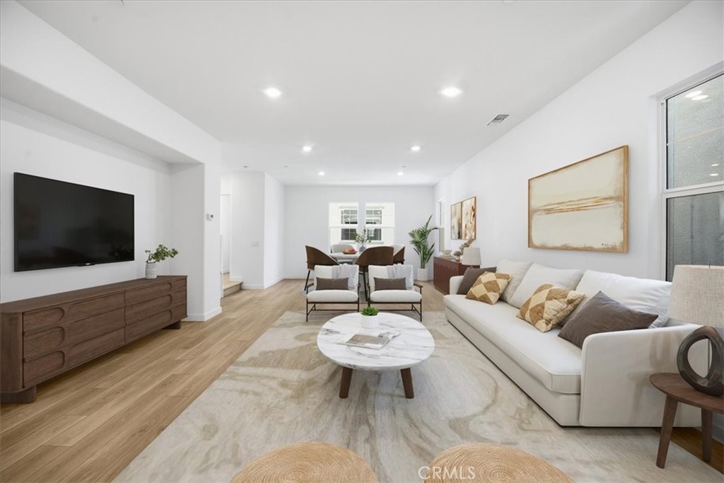 2547 Hepburn Street