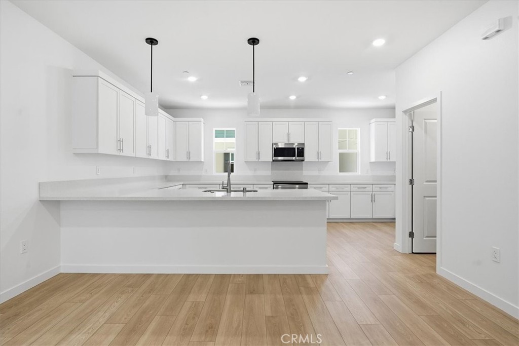 2547 Hepburn Street