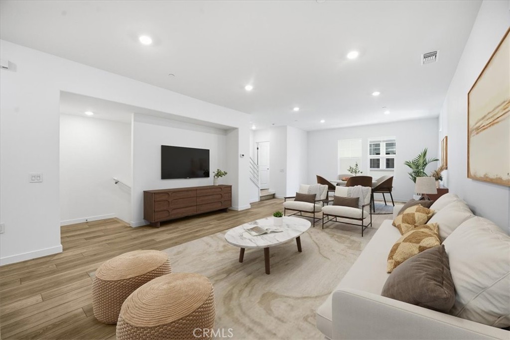 2547 Hepburn Street