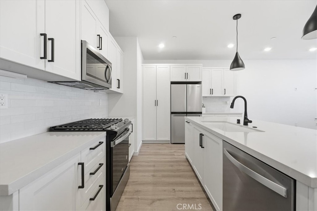 2324 Channel Drive 105