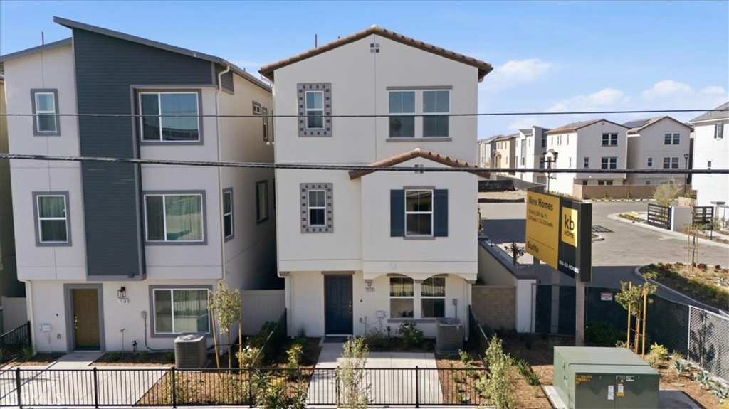 2528 Iconic Street