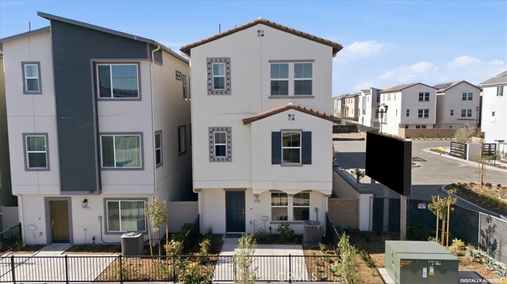 2528 Iconic Street