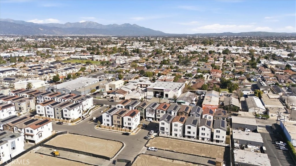 2528 Iconic Street