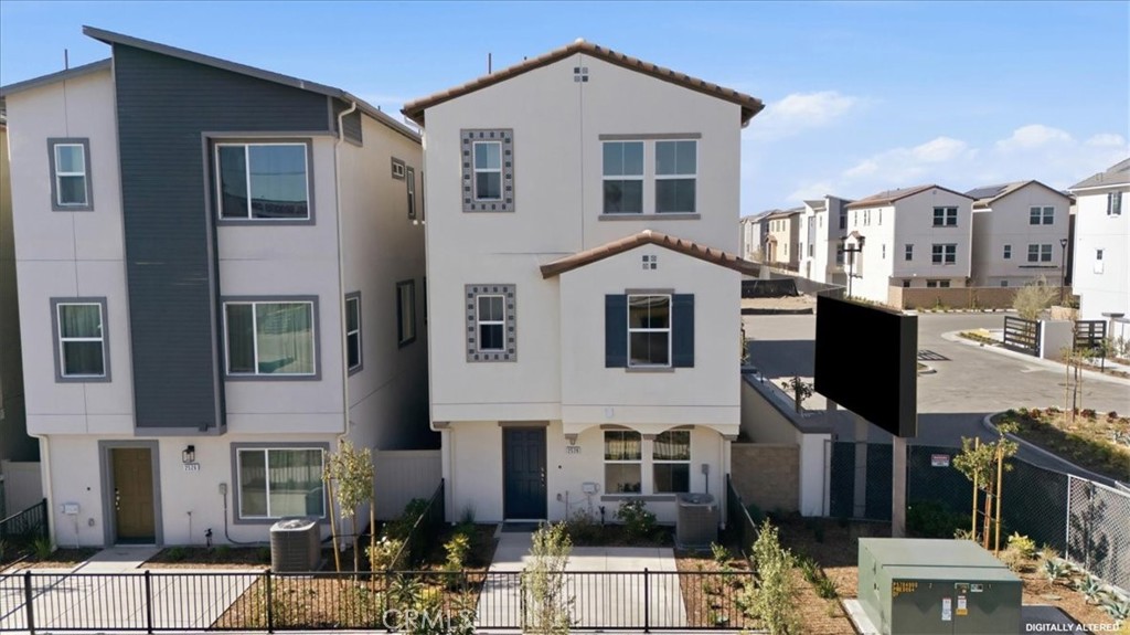 2528 Iconic Street
