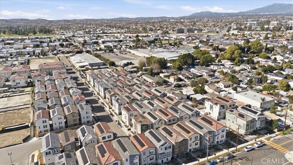 2528 Iconic Street