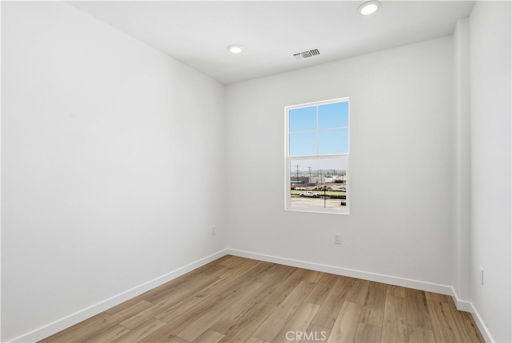 2522 Iconic Street
