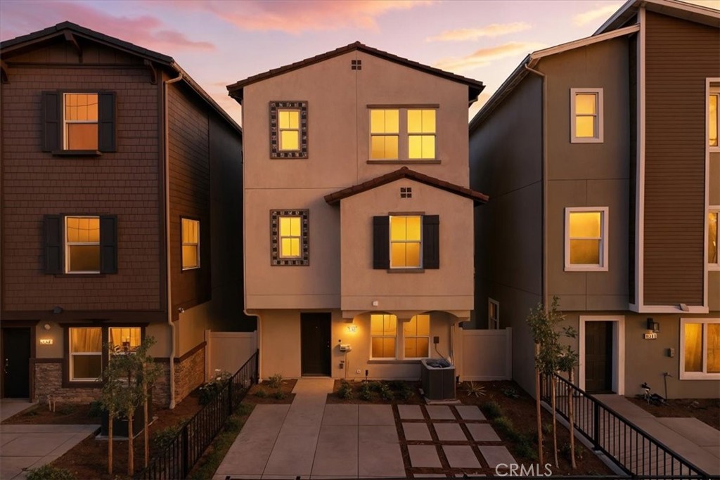 2542 Hepburn Street