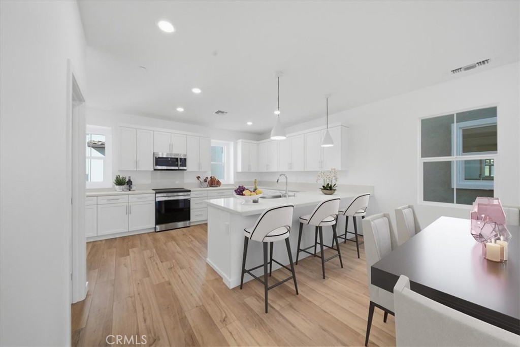 2542 Hepburn Street