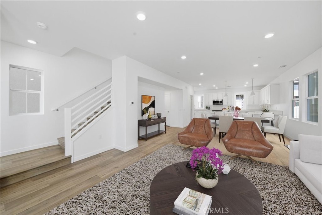 2542 Hepburn Street
