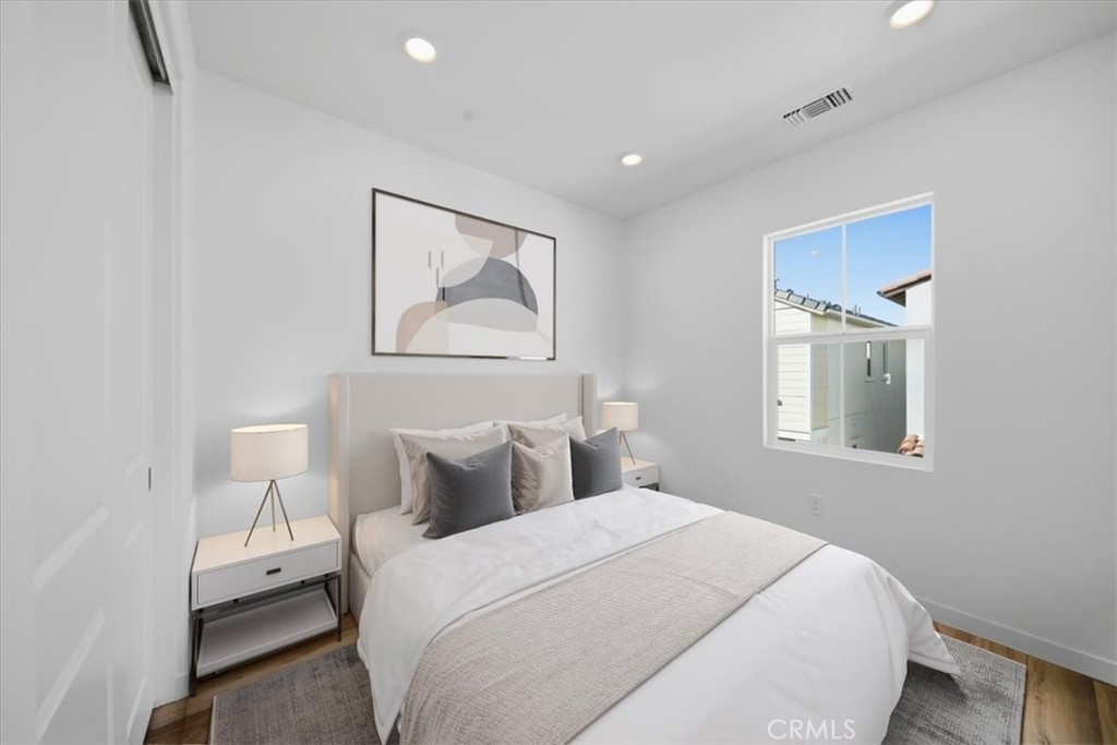 2542 Hepburn Street