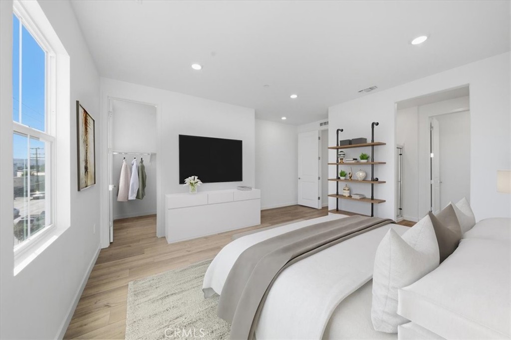 2542 Hepburn Street