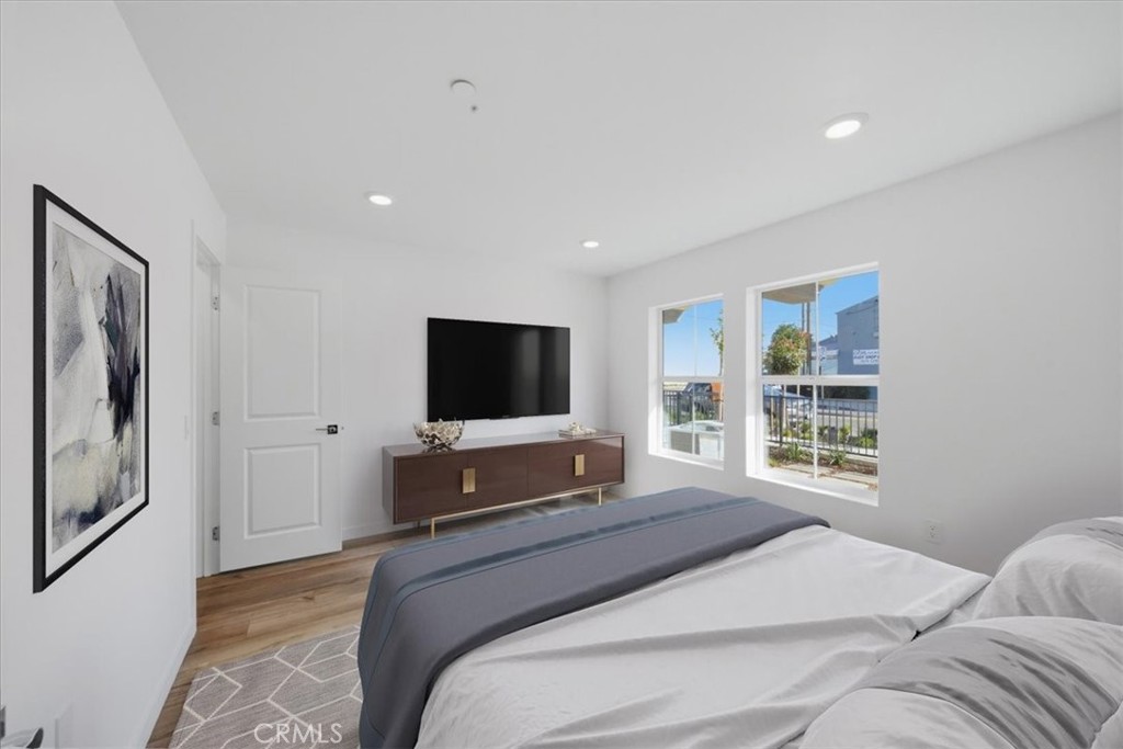 2542 Hepburn Street
