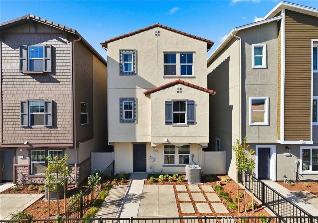 2542 Hepburn Street