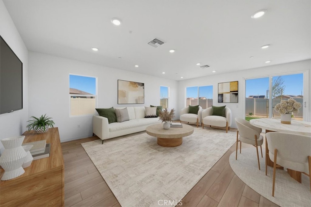 3265 E Avenue J-4