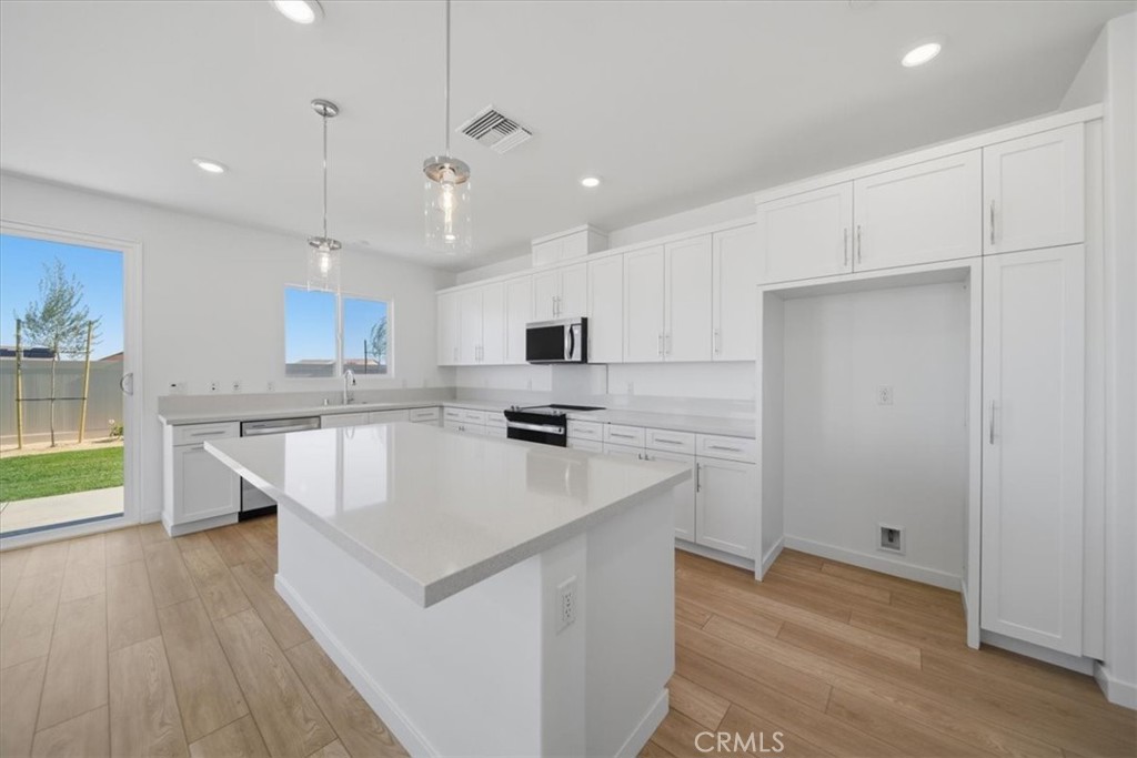 3265 E Avenue J-4