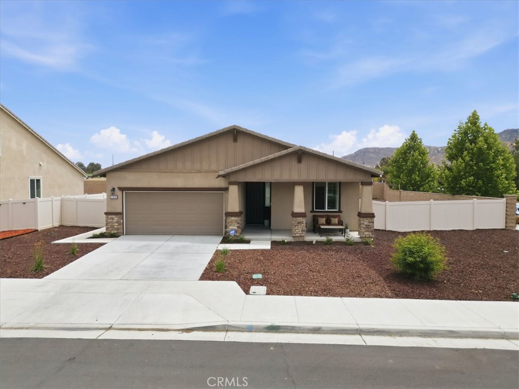 27876 Solitude Avenue