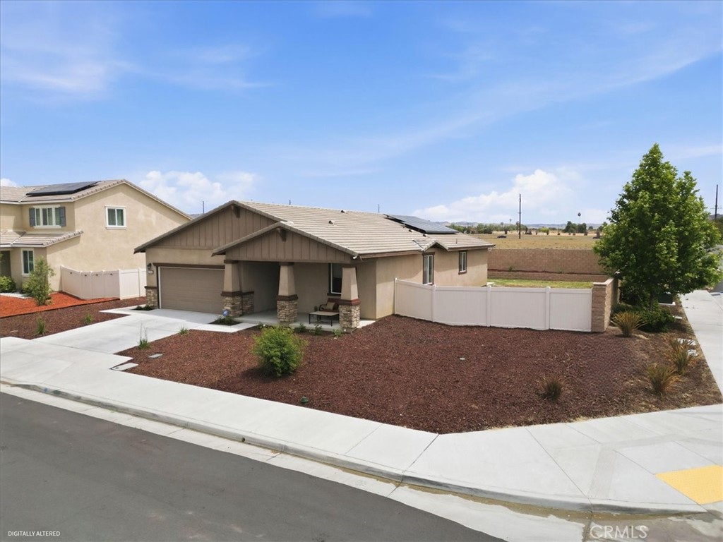27876 Solitude Avenue