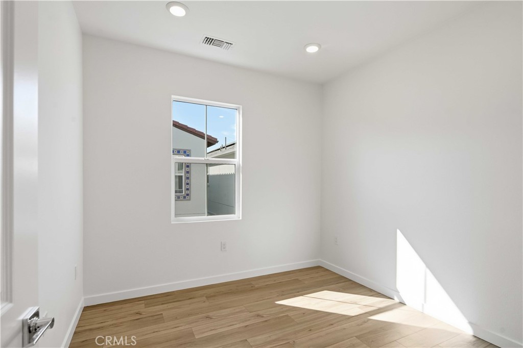 2544 Warner Street