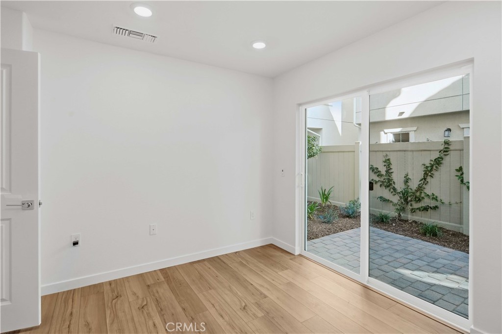 2544 Warner Street