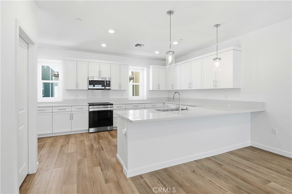 2543 Hepburn Street