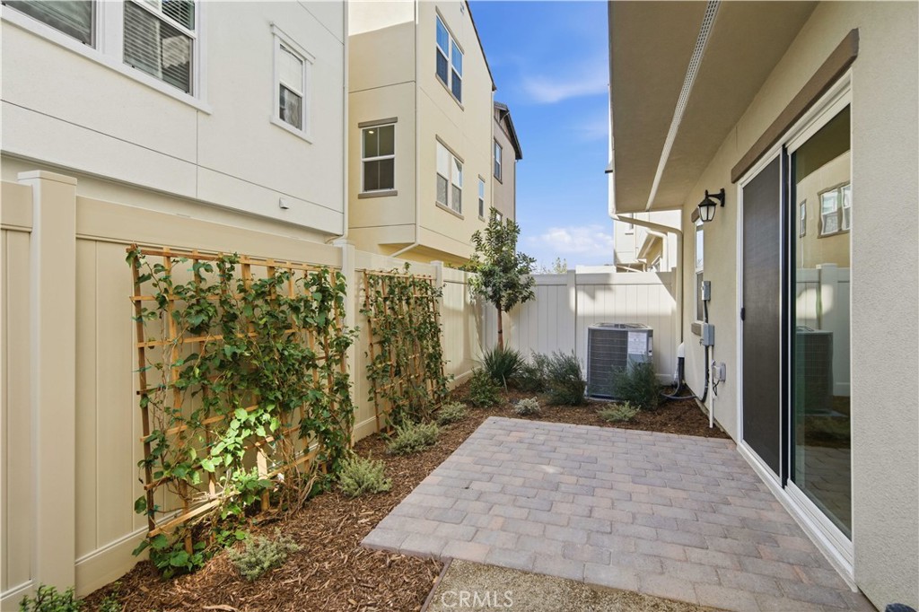 2543 Hepburn Street