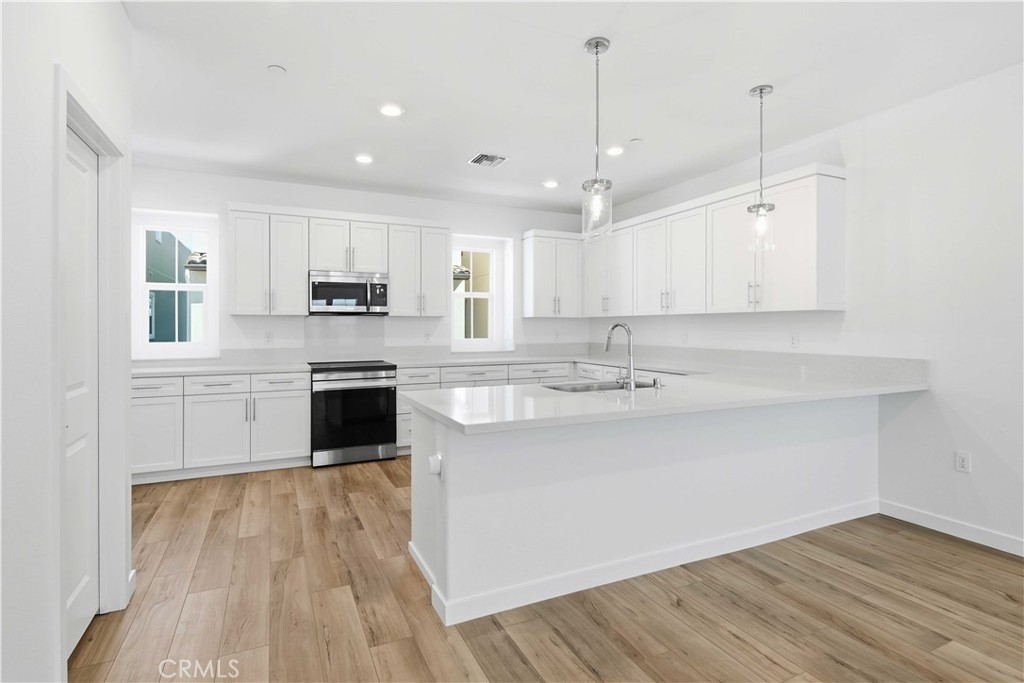 2543 Hepburn Street