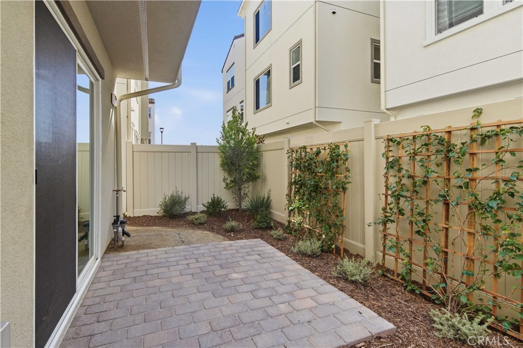 2543 Hepburn Street