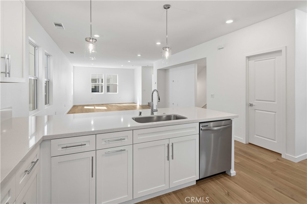 2543 Hepburn Street