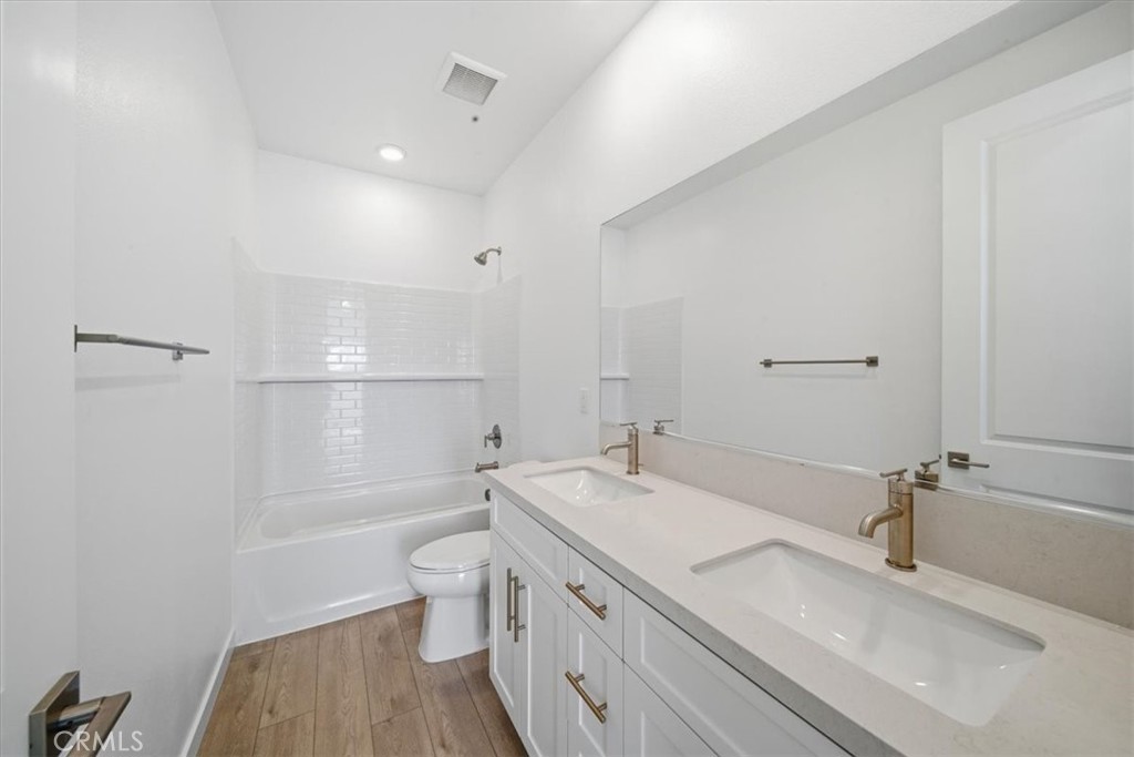 3229 E Avenue J-4