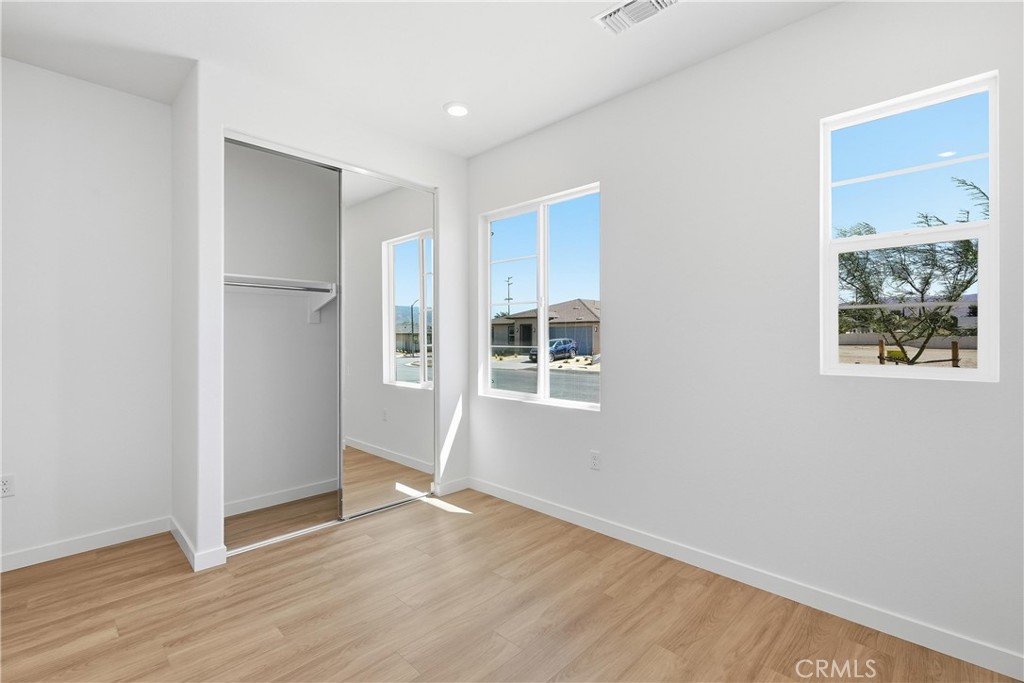 5549 W Avenue K-15