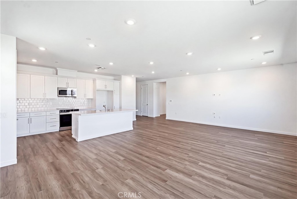 5549 W Avenue K-15