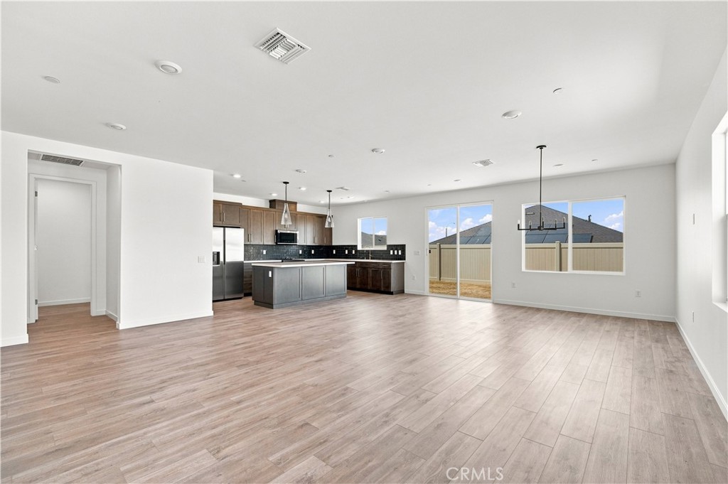 3253 E Avenue J-4